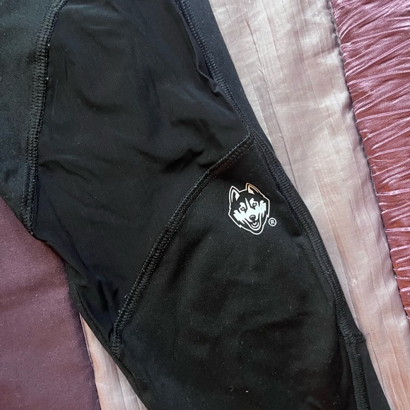 UCONN Pink black mesh detail legging with husky and UConn graphics - Picture 2 of 3